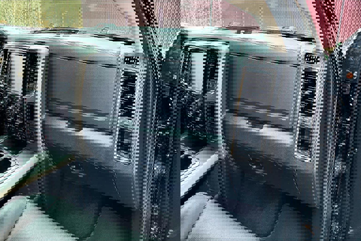 Used 2013 RAM 1500 Sport w/ Sport Premium Group image 18