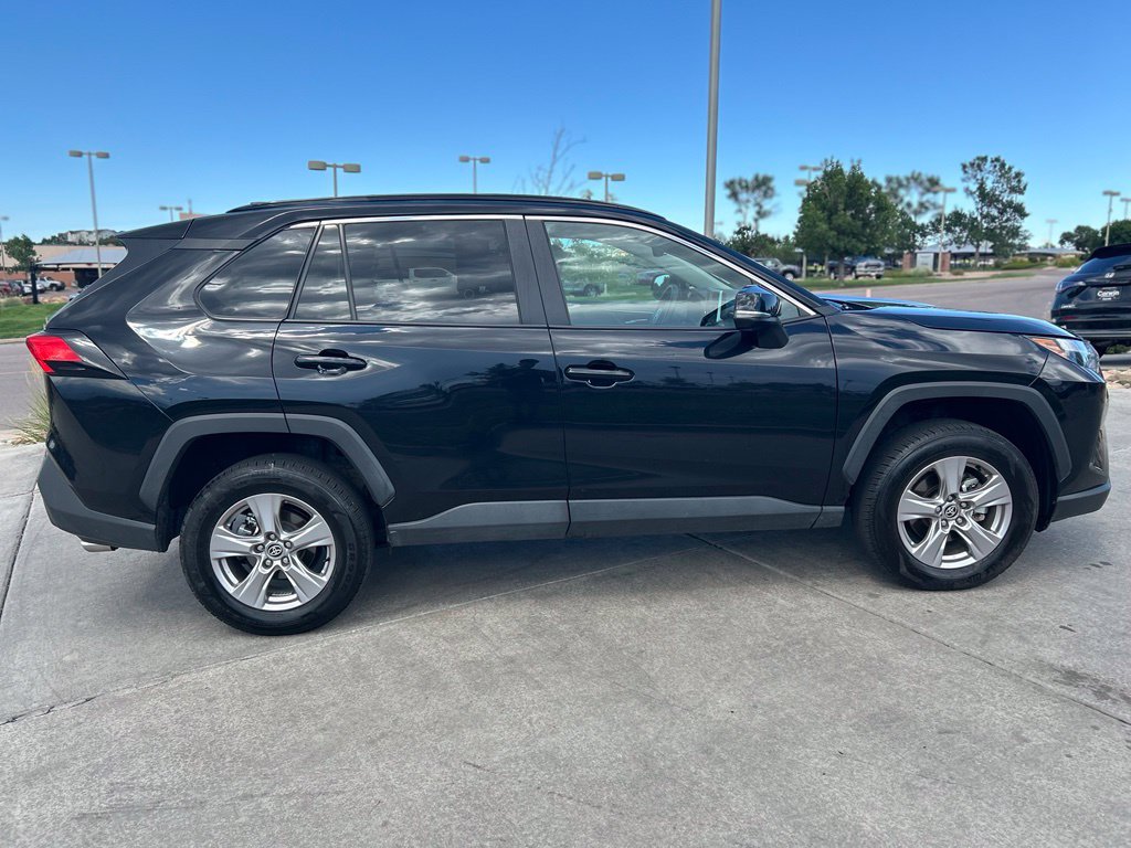 Used 2025 Toyota RAV4 XLE AWD/4WD image 9