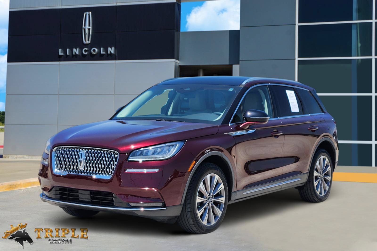 Used 2021 Lincoln Corsair Reserve w/ Elements Package FWD image 2