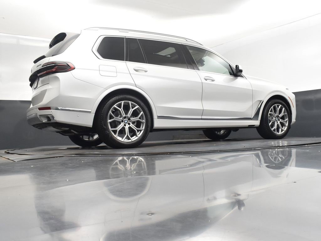 New 2026 BMW X7 xDrive40i w/ Executive Package image 43