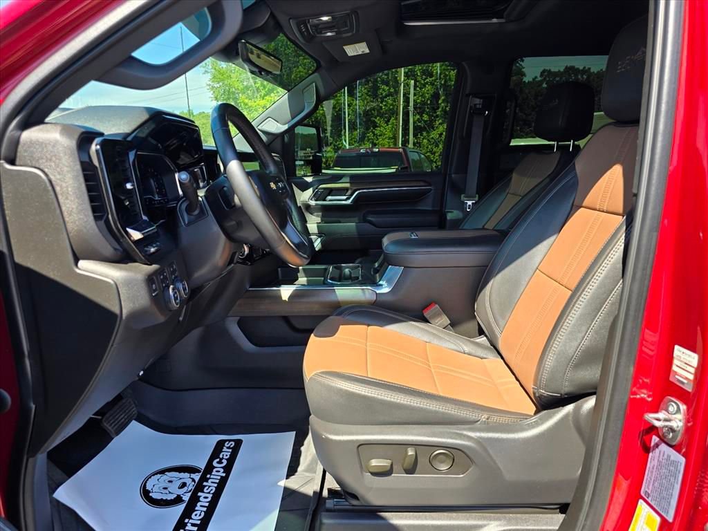 Used 2024 Chevrolet Silverado 3500 High Country w/ High Country Premium Package AWD/4WD image 12