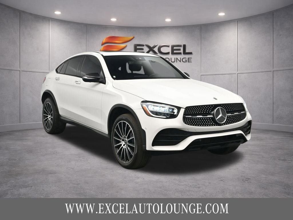 Used 2023 Mercedes-Benz GLC 300 4MATIC Coupe image 11