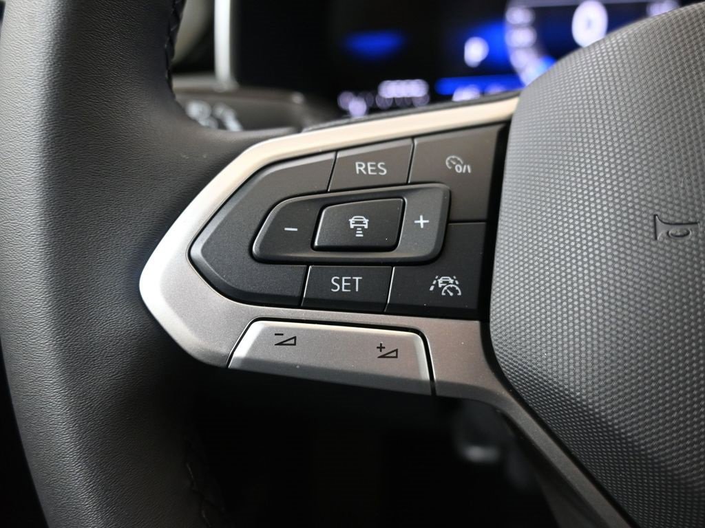 New 2025 Volkswagen Taos SE image 26