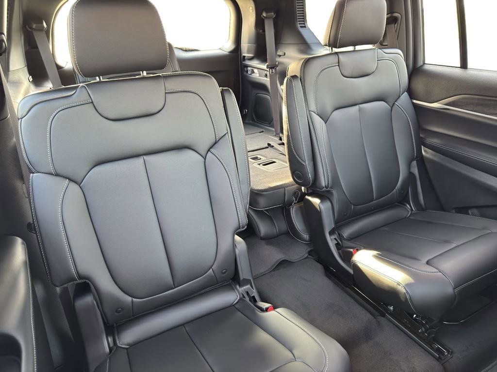 New 2026 Jeep Grand Cherokee L Limited AWD/4WD image 12