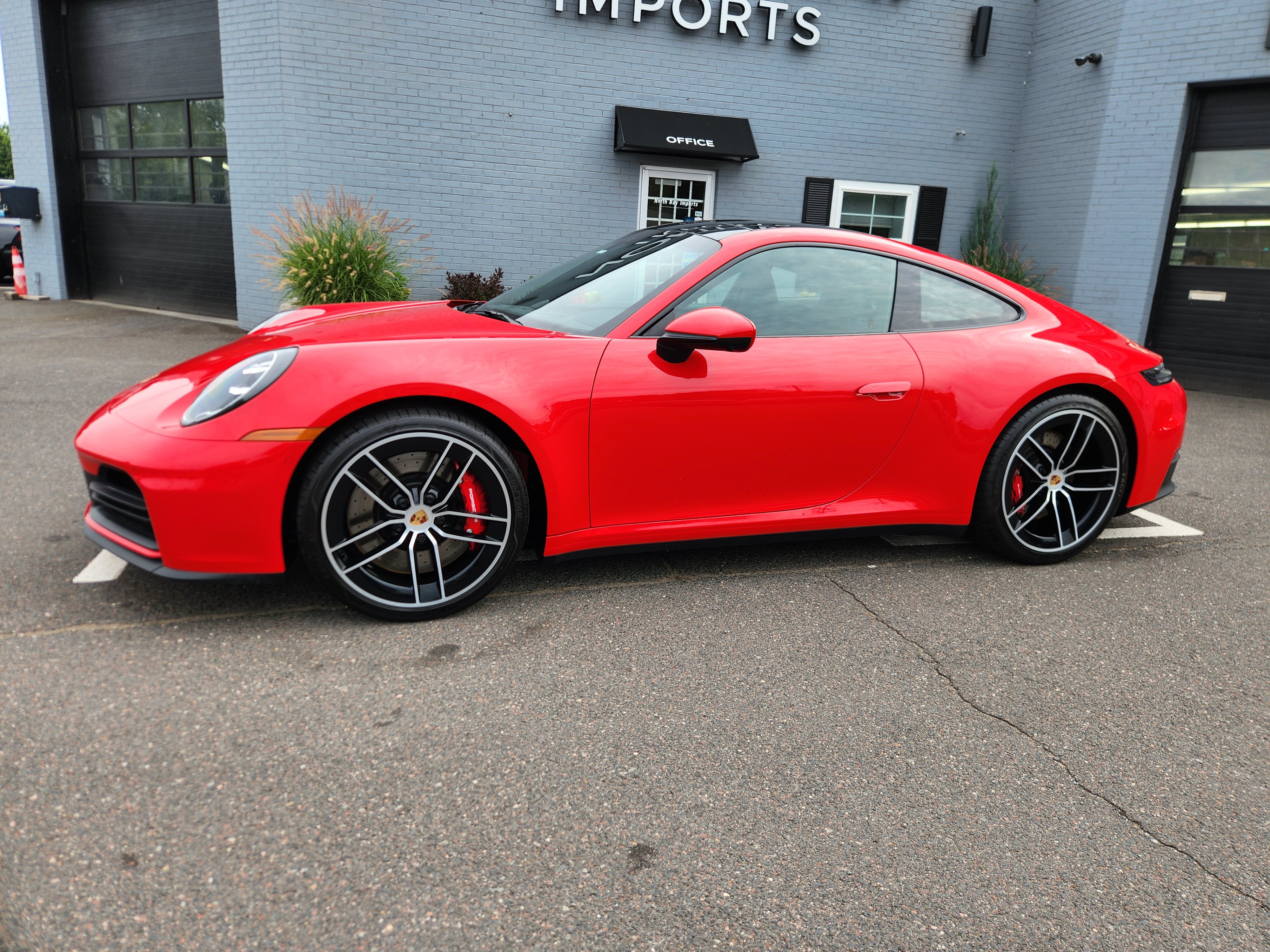 Used 2025 Porsche 911 Carrera S RWD image 4