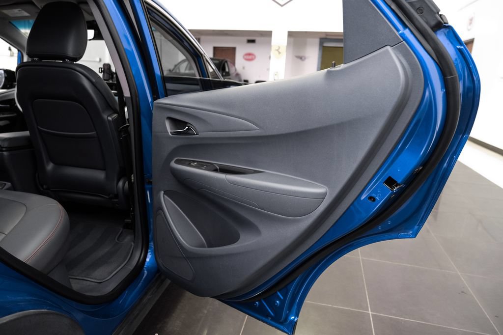 Used 2020 Chevrolet Bolt Premier w/ Infotainment Package FWD image 41