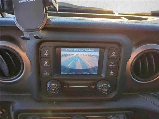 Used 2020 Jeep Gladiator Sport image 20