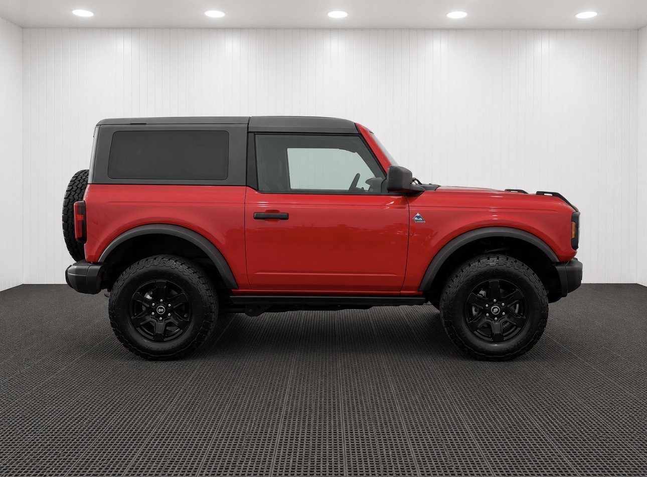 Used 2024 Ford Bronco Black Diamond AWD/4WD image 2