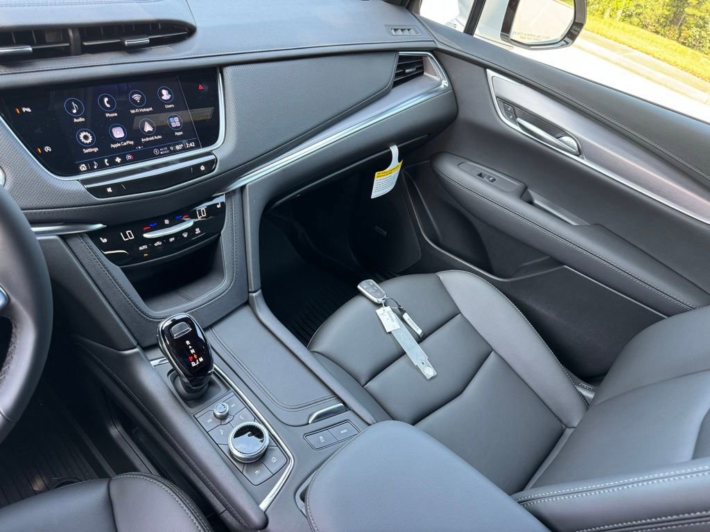 New 2025 Cadillac XT5 Luxury image 27