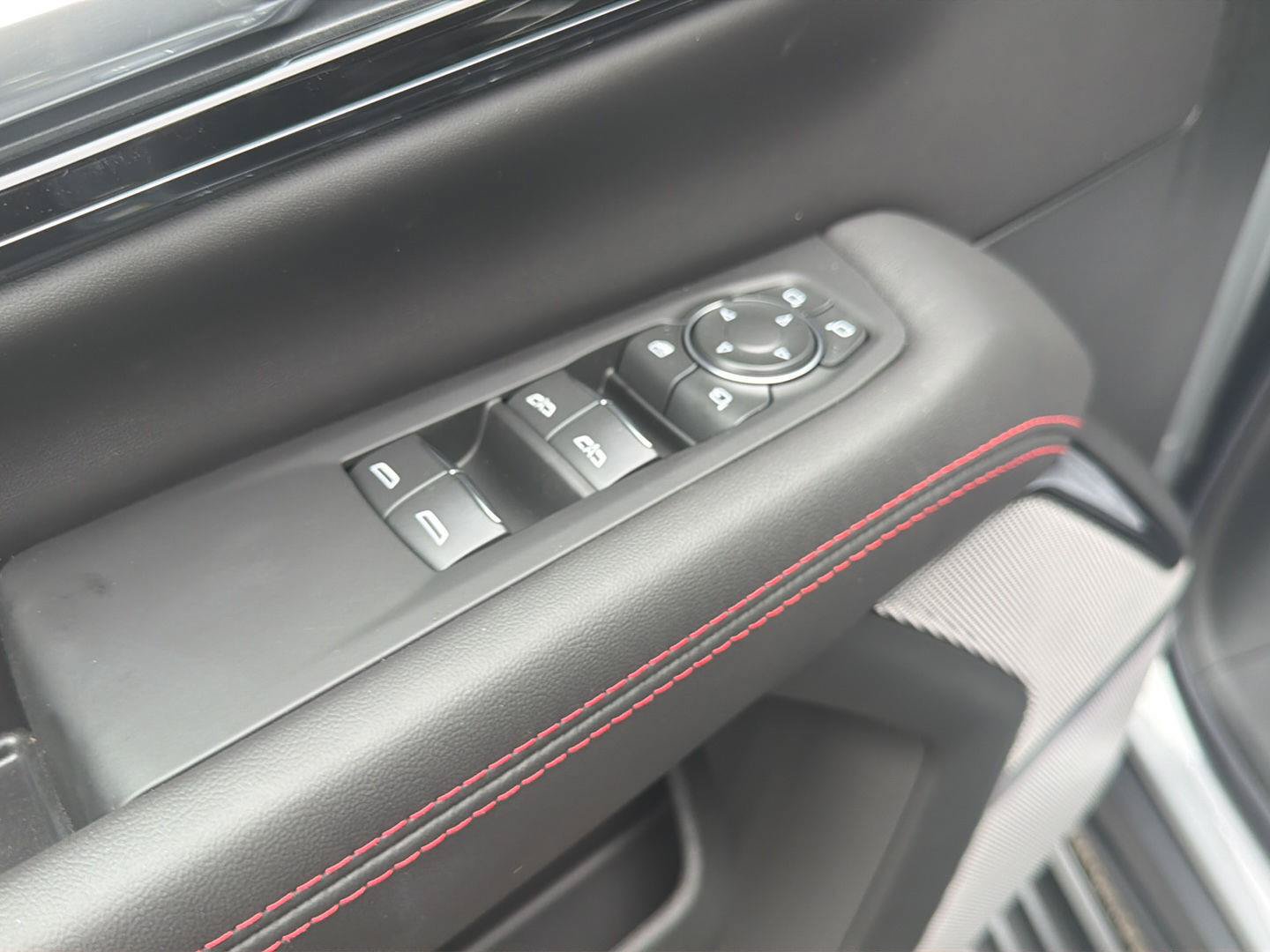 New 2027 GMC Yukon XL AT4 Ultimate AWD/4WD image 11