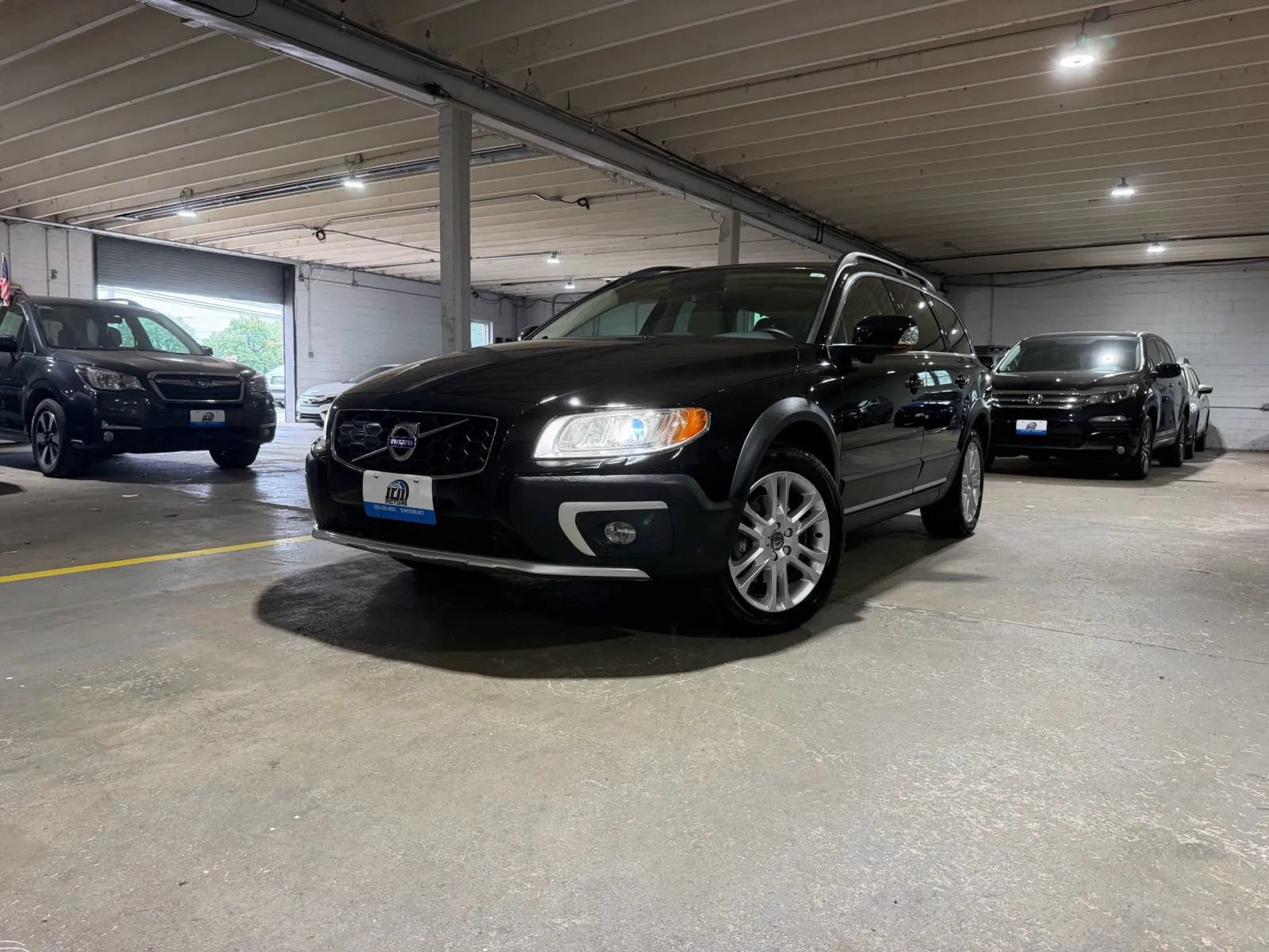 Used 2016 Volvo XC70 T5 Platinum w/ Climate Package AWD/4WD image 1
