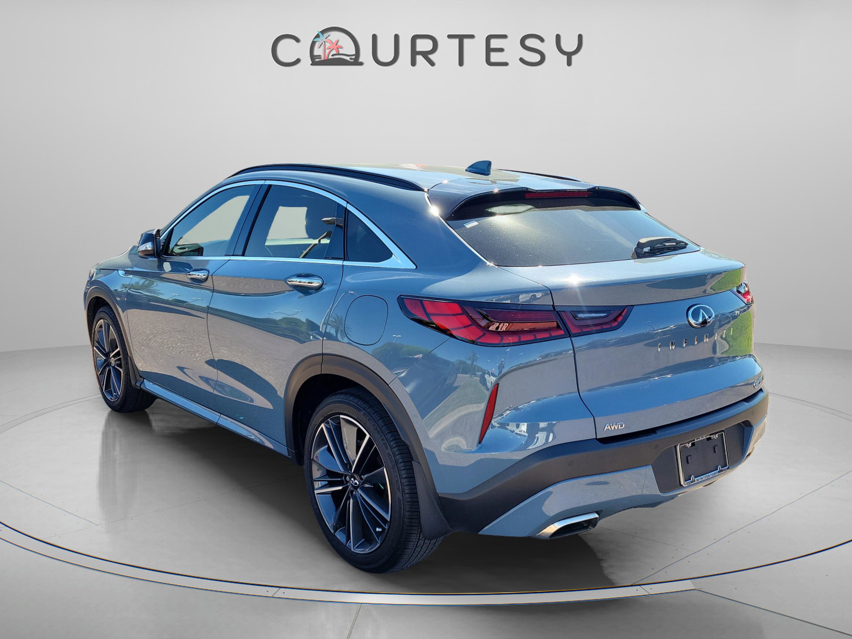 Certified 2025 INFINITI QX55 Luxe w/ Cargo Package image 2