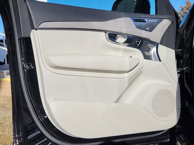 New 2025 Volvo XC90 B6 Ultra w/ Protection Package image 7