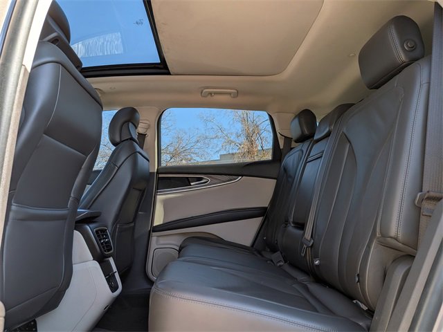 Used 2019 Lincoln Nautilus Select image 26