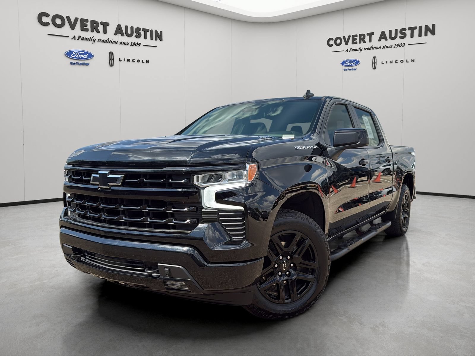 Used 2024 Chevrolet Silverado 1500 RST AWD/4WD image 1