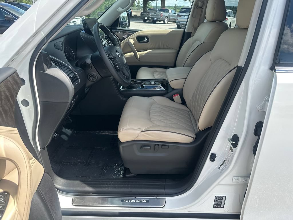 Used 2024 Nissan Armada Platinum w/ Captain's Chairs Package RWD image 9