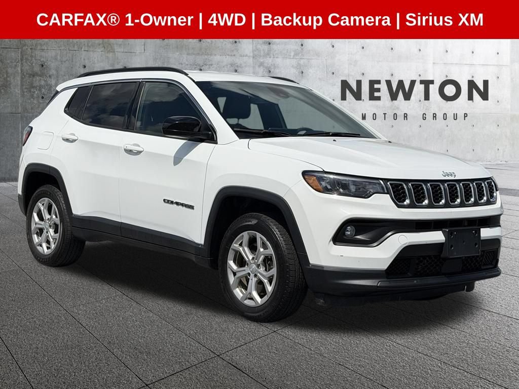 Used 2024 Jeep Compass Latitude AWD/4WD image 1