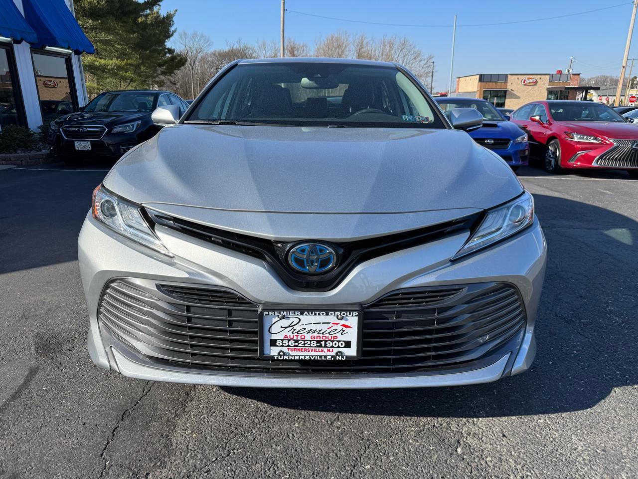 Used 2020 Toyota Camry XLE image 2