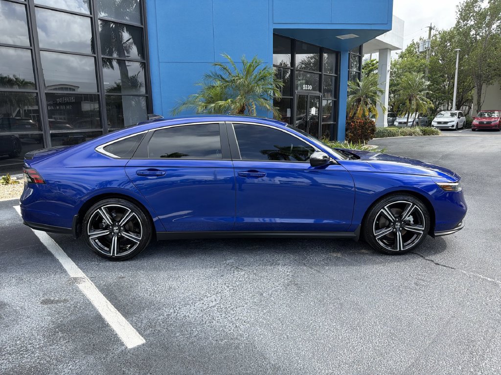 Used 2025 Honda Accord Sport image 9