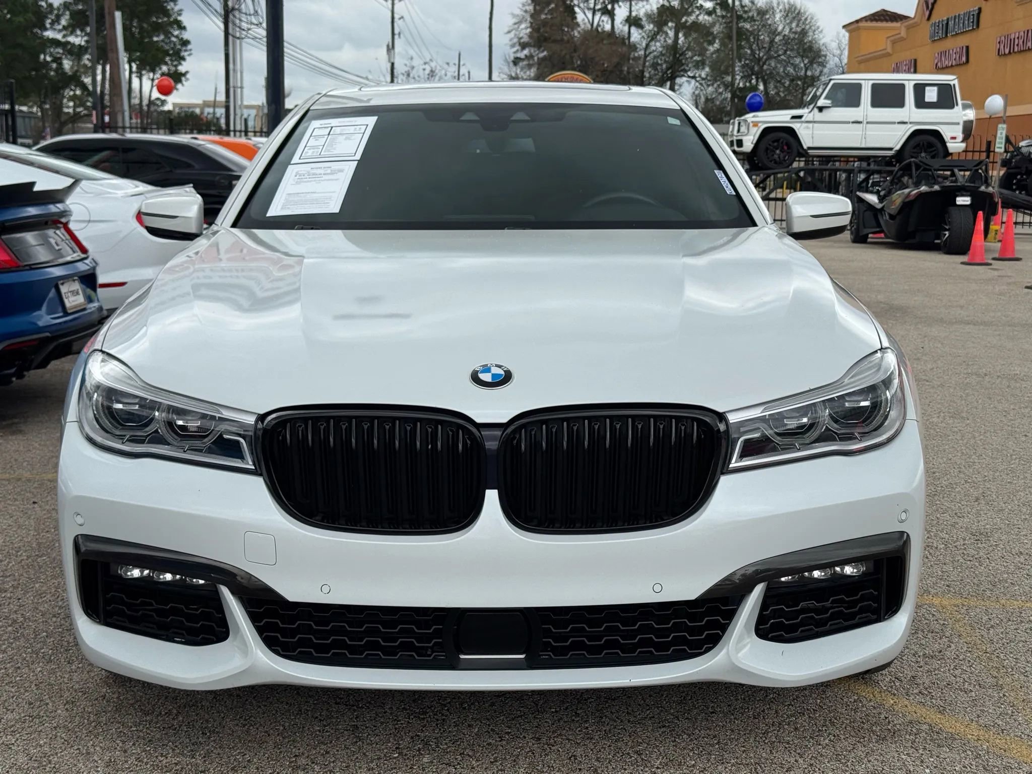 Used 2019 BMW 750i w/ Executive Package image 4