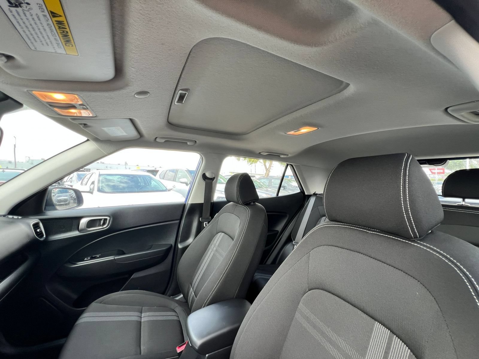 Used 2025 Hyundai Venue SEL FWD image 32