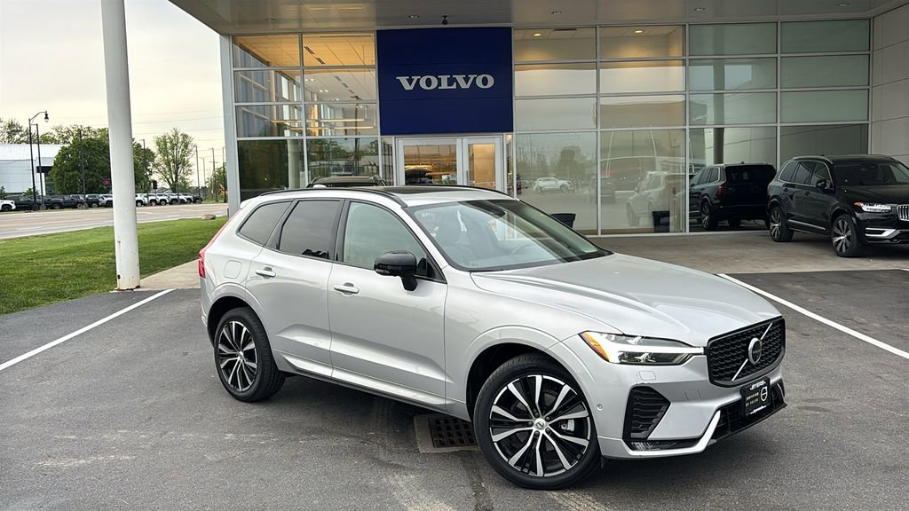 Certified 2025 Volvo XC60 B5 Plus AWD/4WD image 2