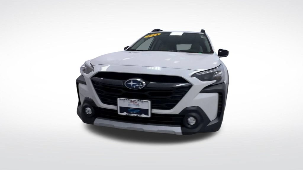 Used 2025 Subaru Outback Limited AWD/4WD image 3