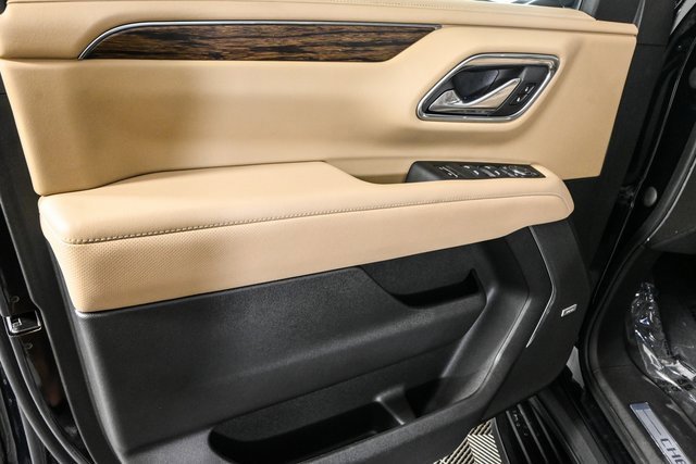 Used 2023 Chevrolet Suburban Premier image 8