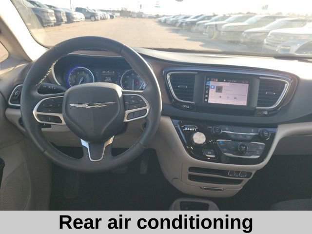 Used 2023 Chrysler Voyager LX image 4