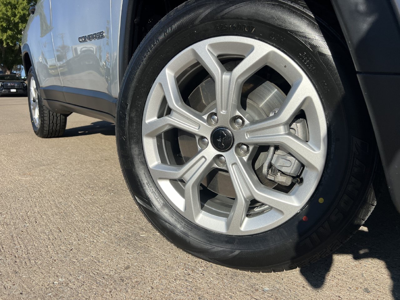 Used 2025 Jeep Compass Sport AWD/4WD image 6