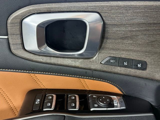 Used 2022 Kia Sorento SX Prestige w/ Rust Color Package image 16
