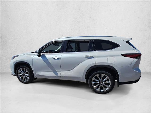 Used 2021 Toyota Highlander Limited AWD/4WD image 6