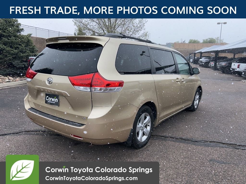 Used 2011 Toyota Sienna LE w/ Towing Pkg FWD image 3