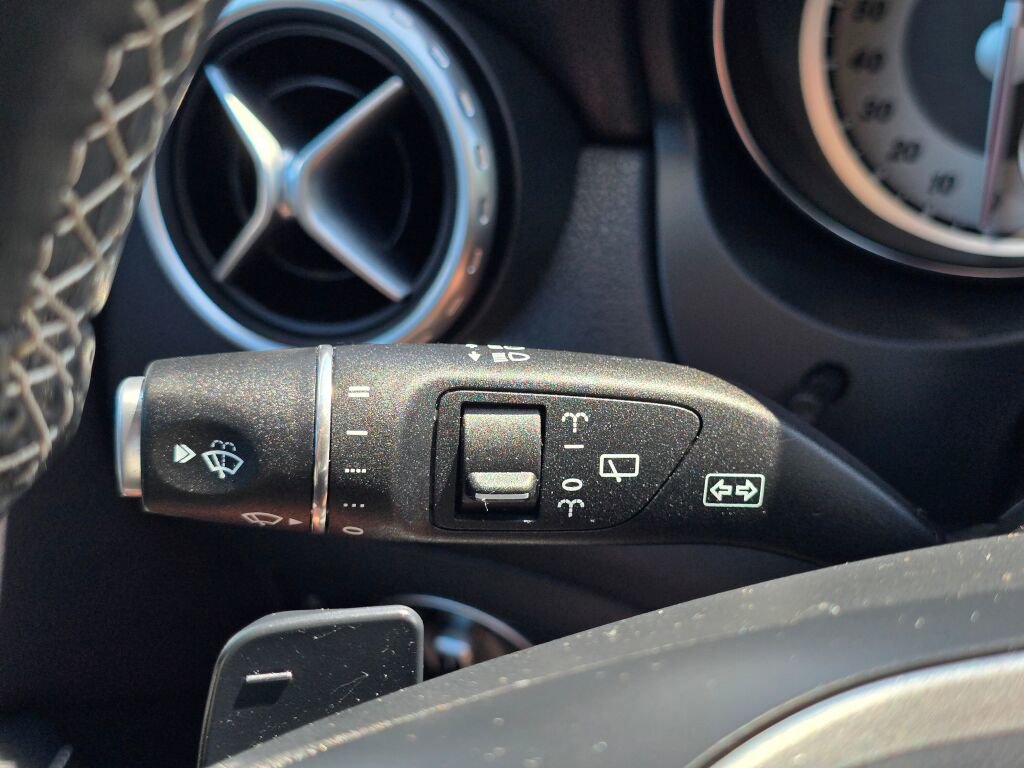 Used 2015 Mercedes-Benz GLA 250 4MATIC image 39