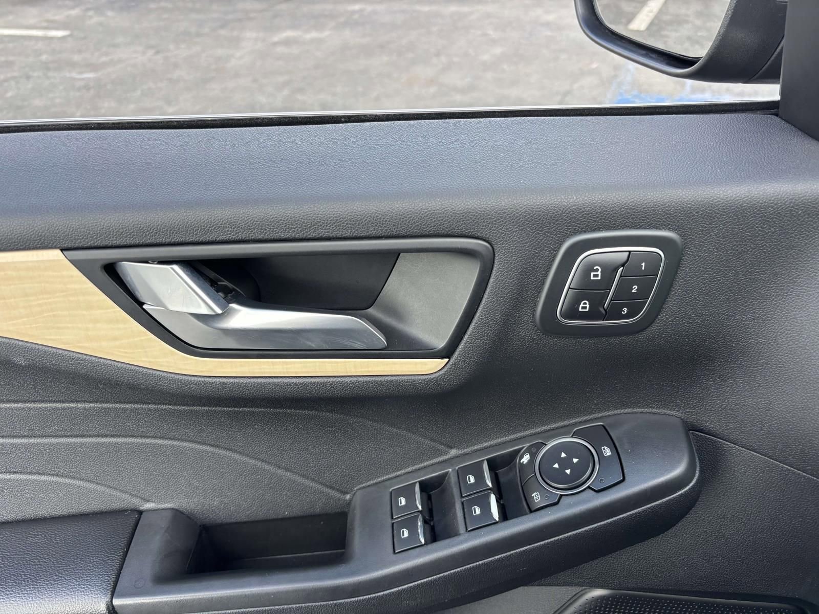 Used 2022 Ford Escape Titanium w/ Titanium Elite Package image 14