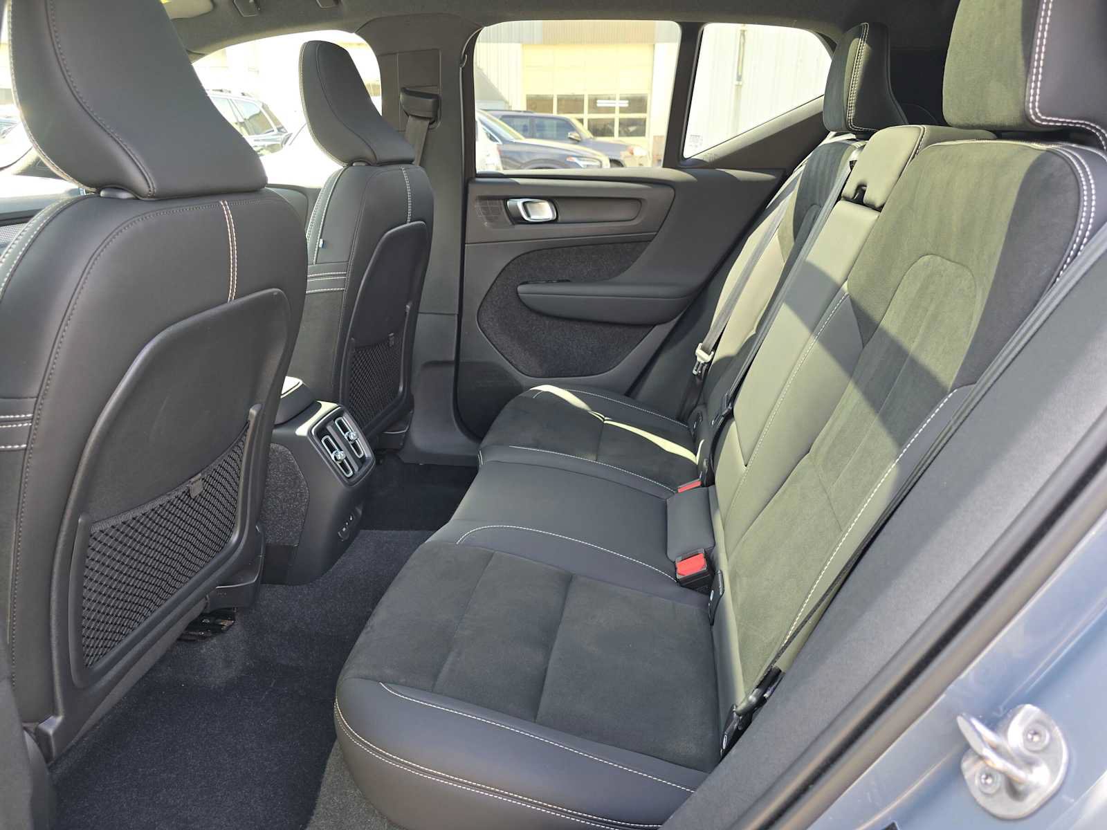Used 2022 Volvo XC40 P8 Recharge Ultimate AWD/4WD image 14