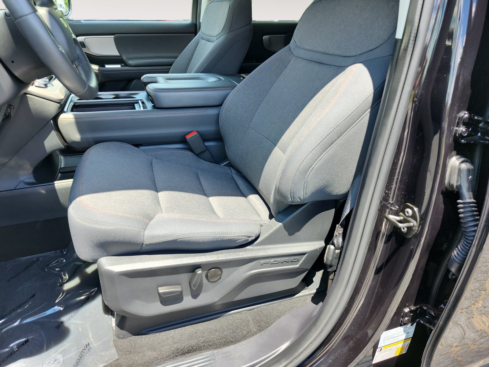 Used 2025 Ford Expedition Active RWD image 9
