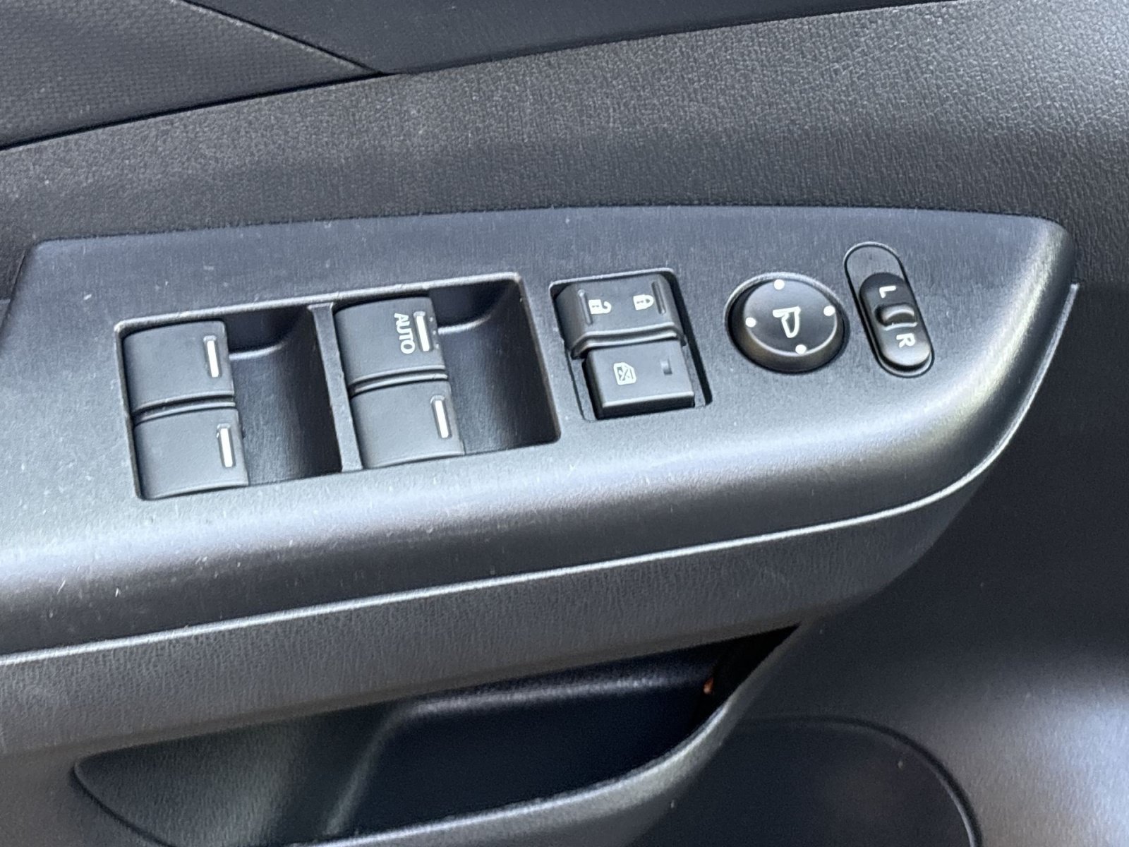 Used 2016 Honda CR-V LX image 20