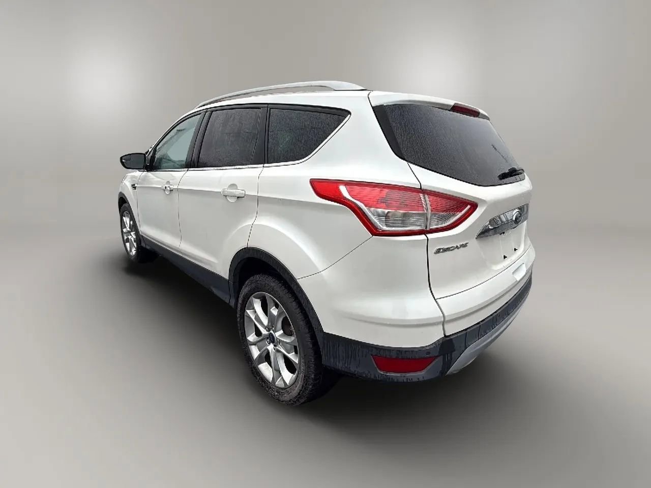 Used 2016 Ford Escape Titanium image 3
