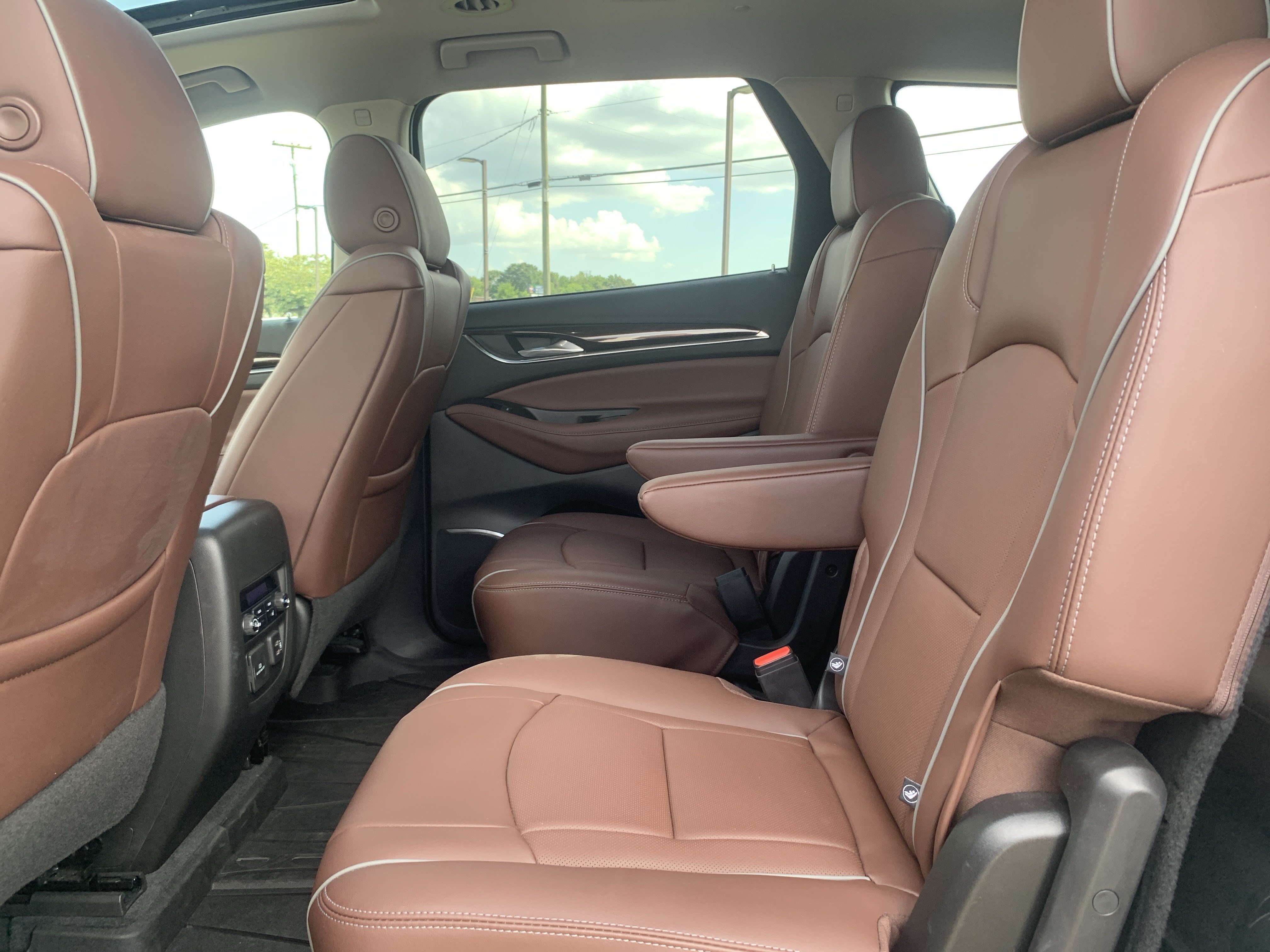 Used 2021 Buick Enclave Avenir w/ Avenir Technology Package FWD image 33