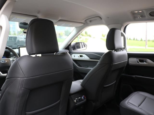 New 2026 Ford Explorer Active w/ Active Comfort Package AWD/4WD image 16