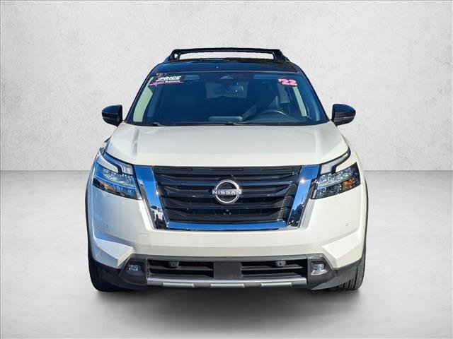 Used 2022 Nissan Pathfinder SL image 2