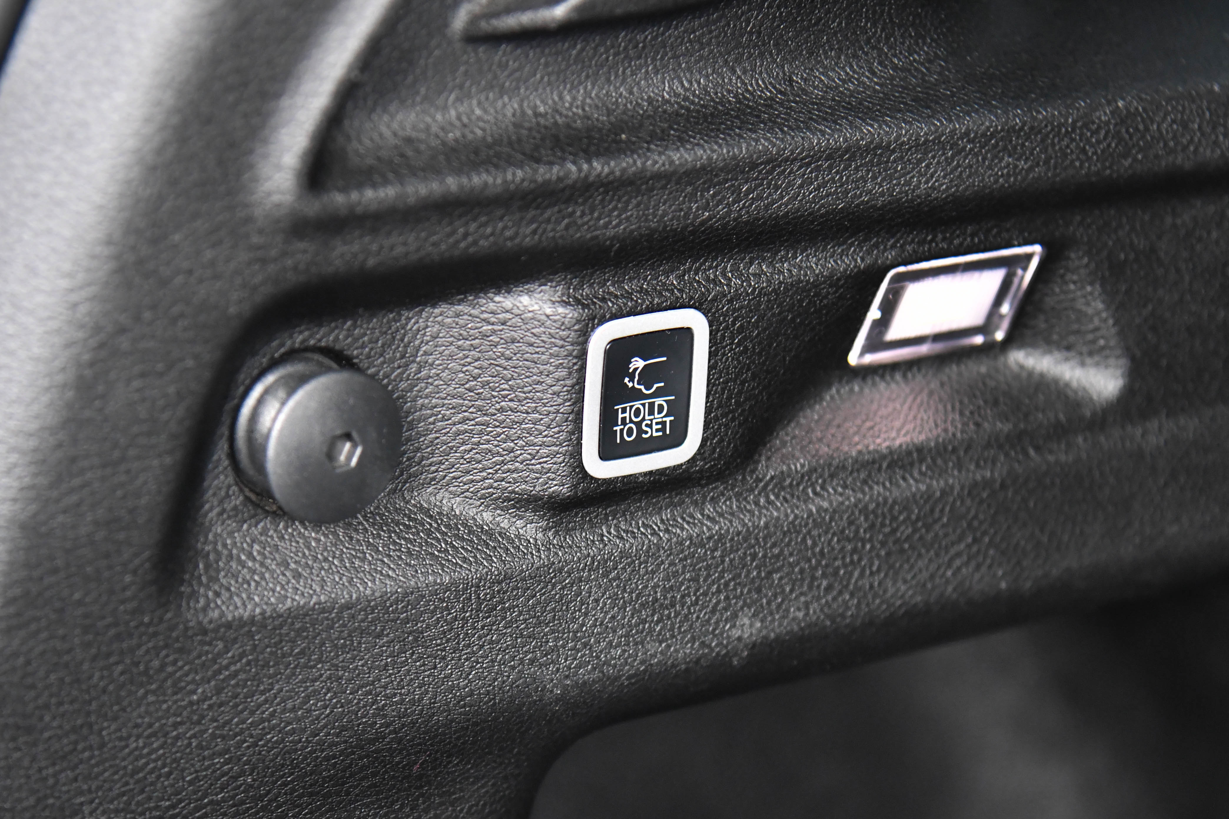 Used 2024 Jeep Grand Cherokee L Laredo image 46