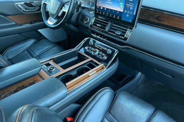 Used 2024 Lincoln Navigator Black Label image 15