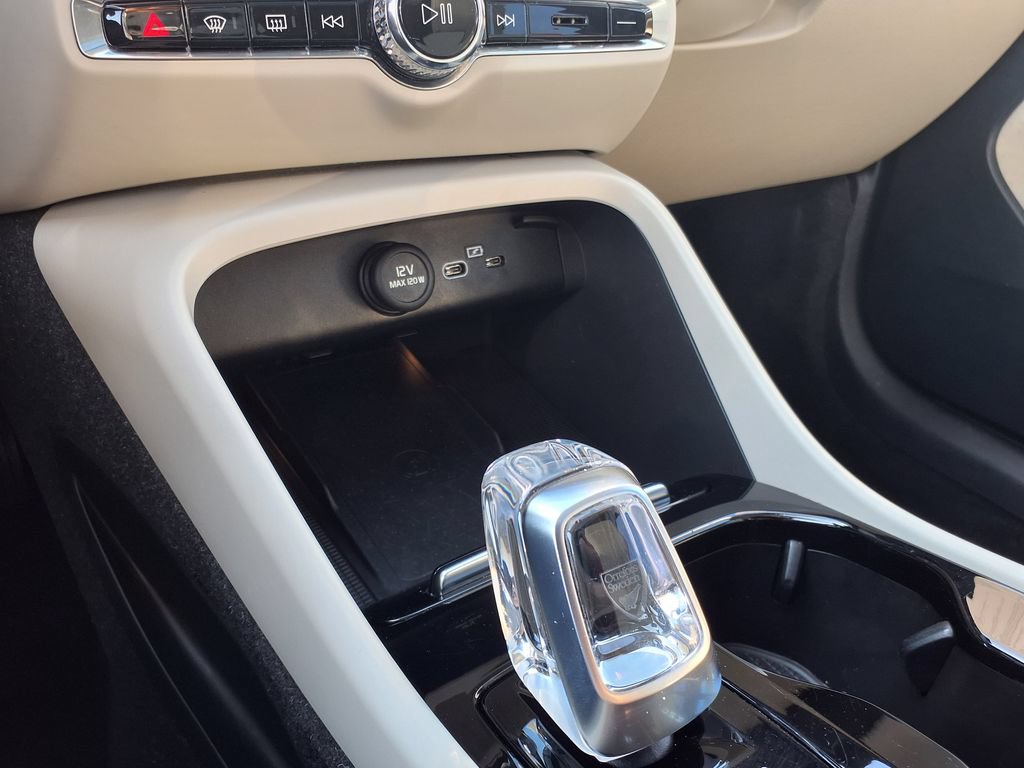 Certified 2023 Volvo XC40 B4 Plus w/ Climate Package FWD image 37