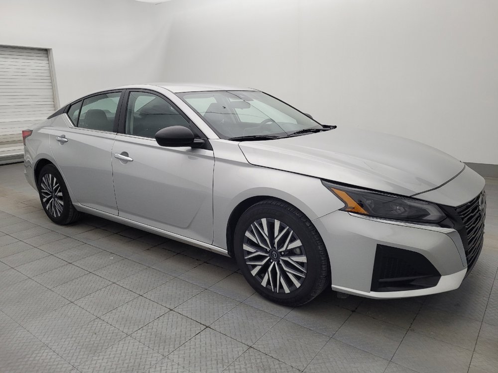 Used 2024 Nissan Altima 2.5 SV image 11