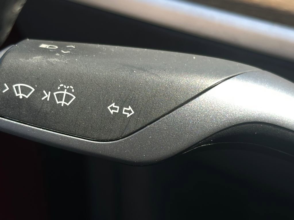 Used 2021 Tesla Model Y Long Range image 22