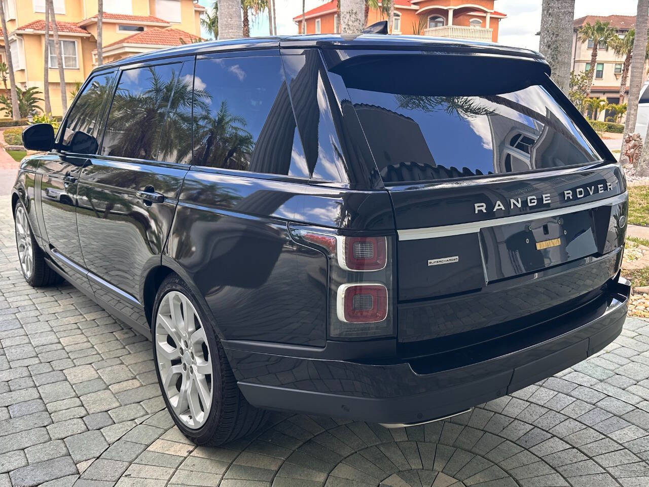 Used 2019 Land Rover Range Rover Long Wheelbase Supercharged image 27