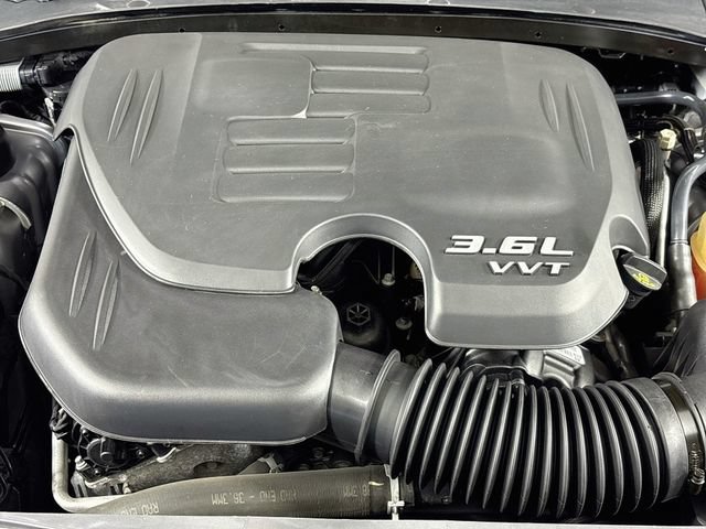 Used 2017 Chrysler 300 Touring w/ Value Package RWD image 32