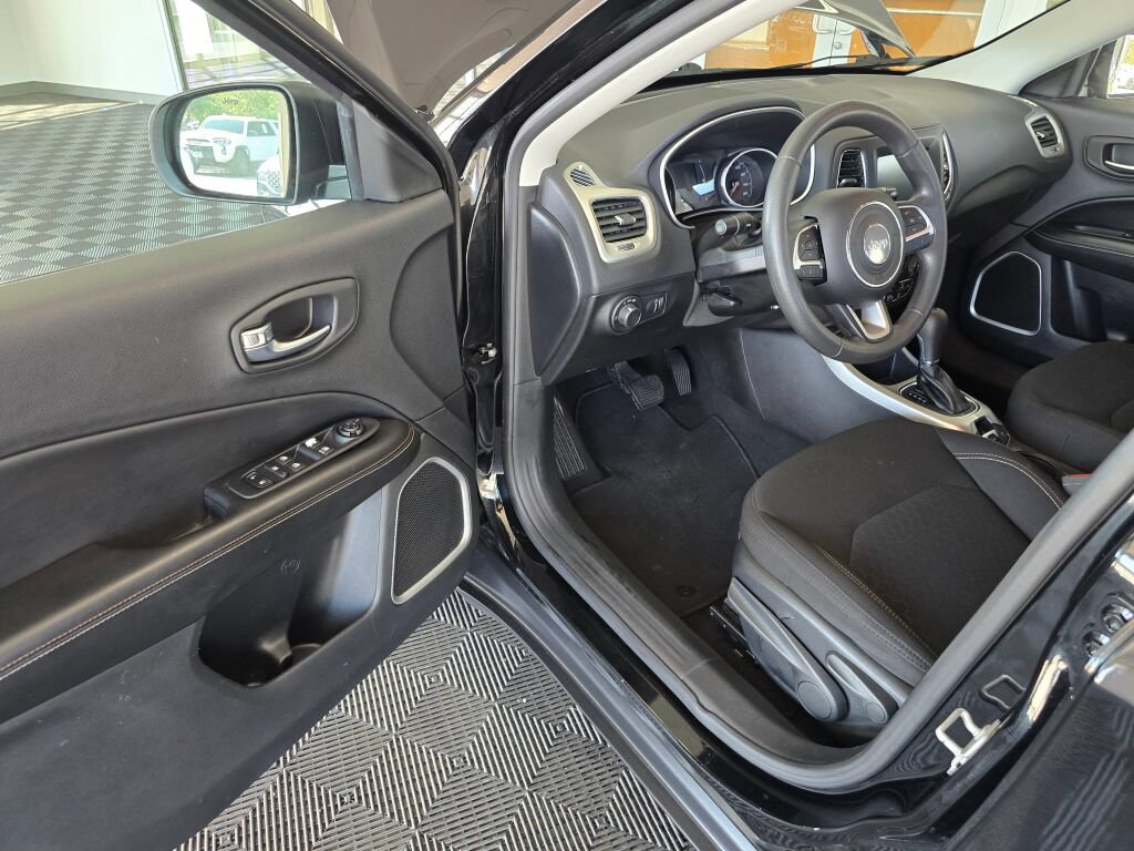Used 2020 Jeep Compass Sport FWD image 13